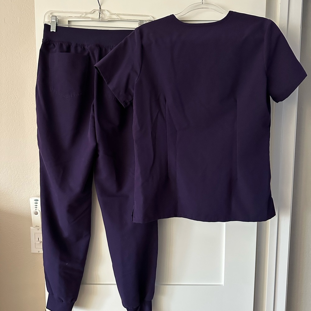 Figs Scrub Set- top and bottom - Picture 4 of 8